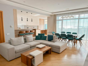 City & Sea View Modern Apartment in City Center